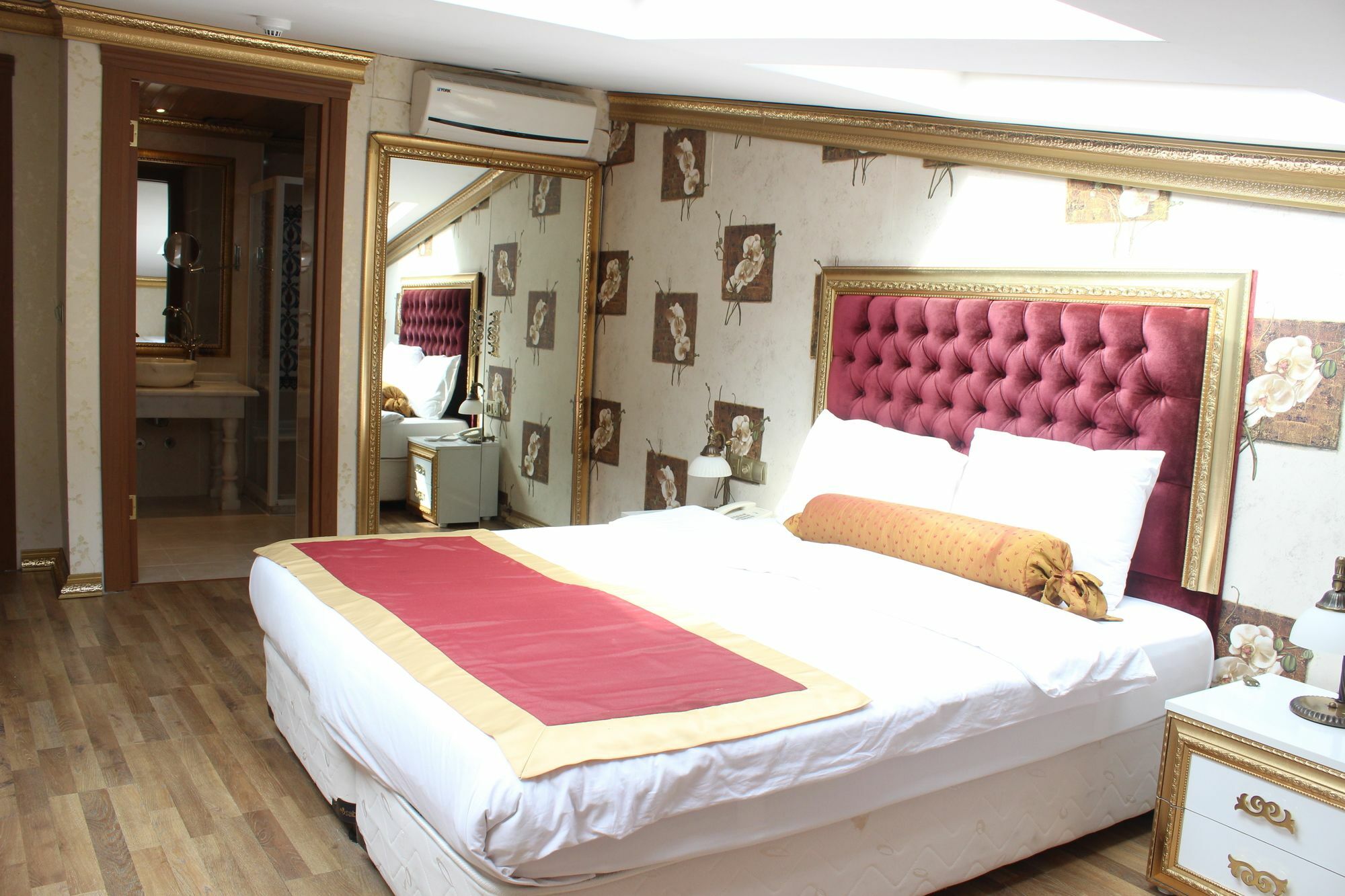 Отель Marmara Deluxe