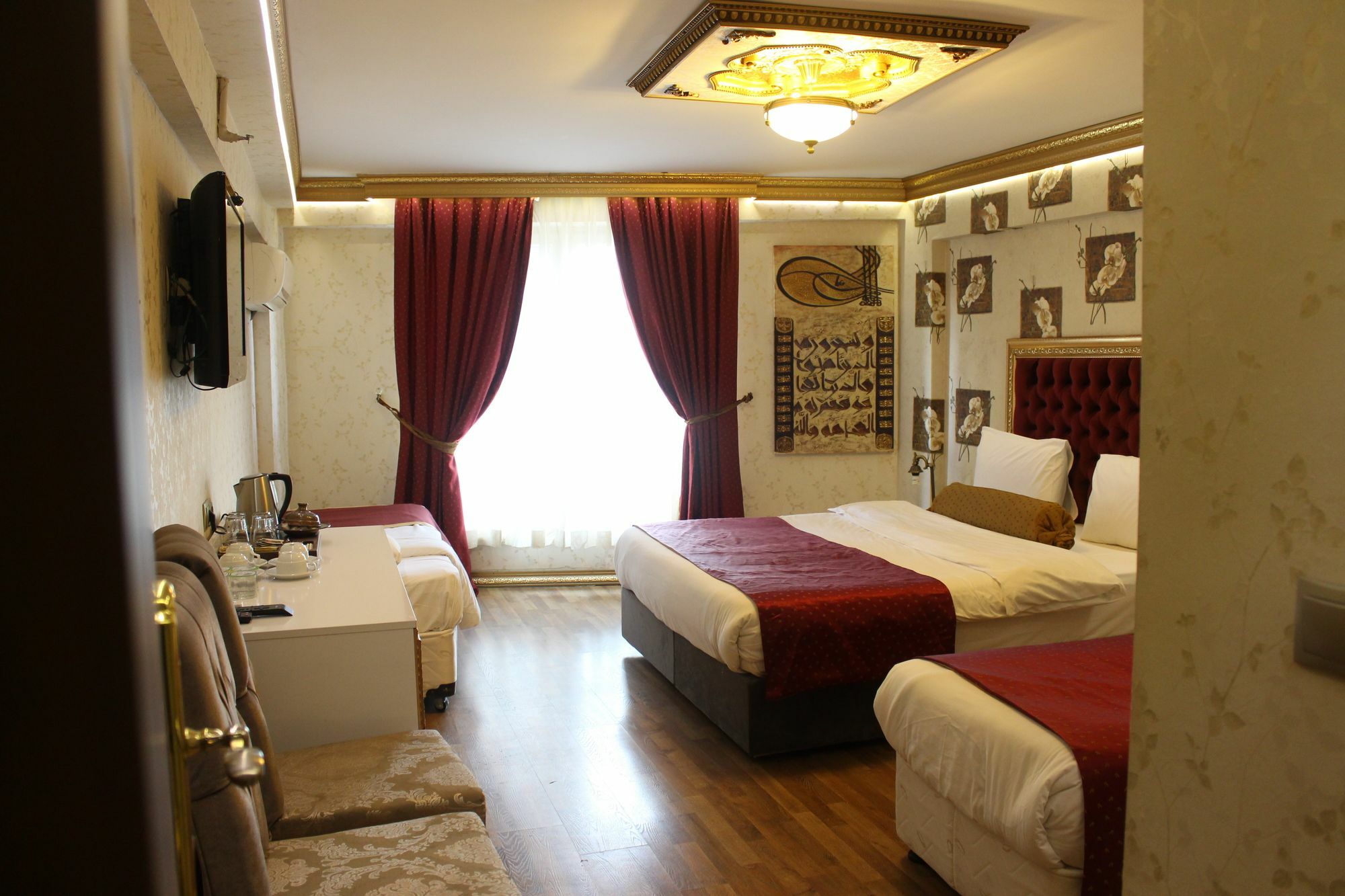 Отель Marmara Deluxe Стамбул